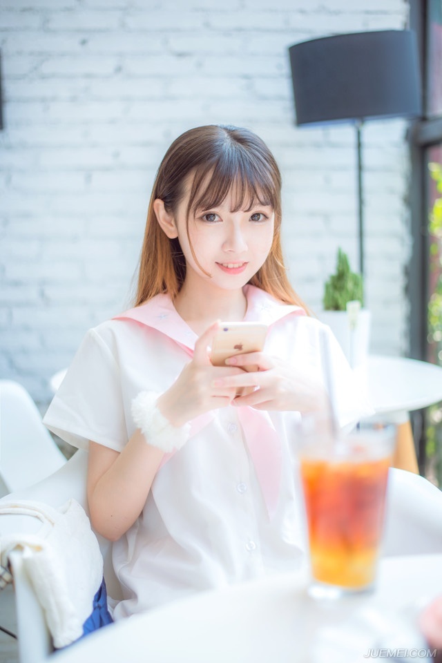 因为我手里有你的丑照，所以你要和我做一辈子朋友。